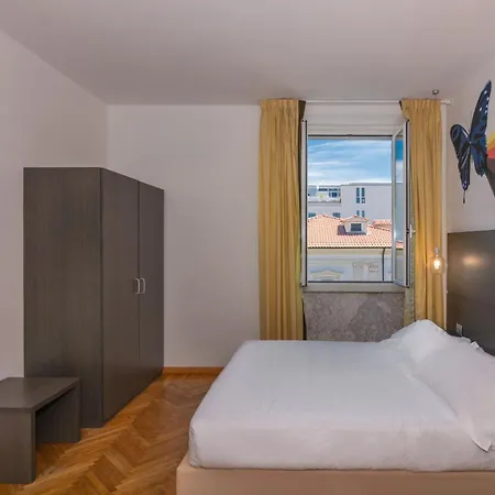 Szálloda Tirreno 4*