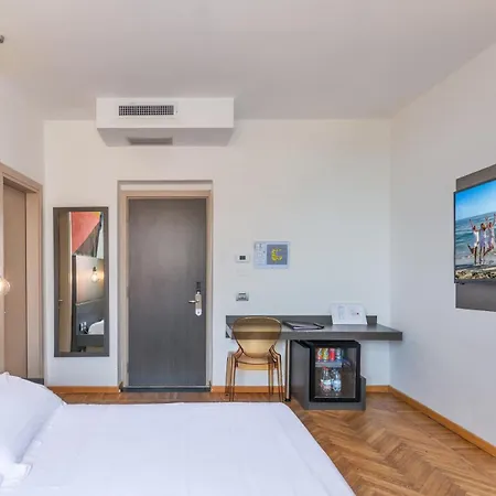 Hotel Tirreno 4*