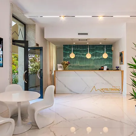 Tirreno Marina di Massa